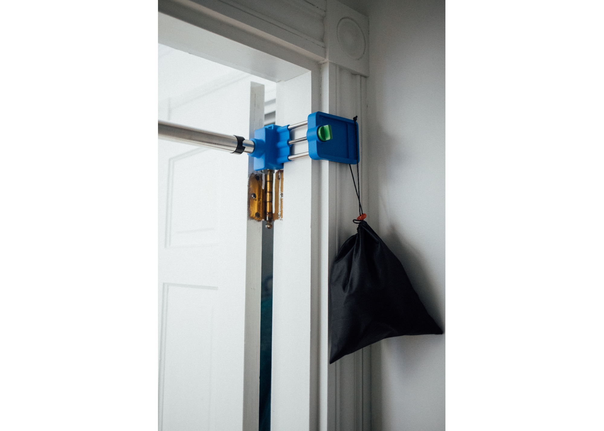 Kidtrix™ Deluxe Doorway Swing Open Box